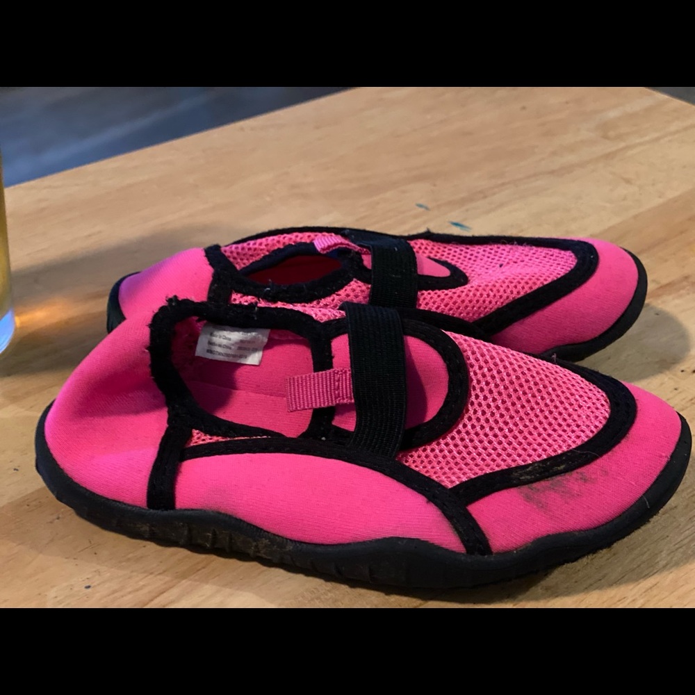 Swim shoes